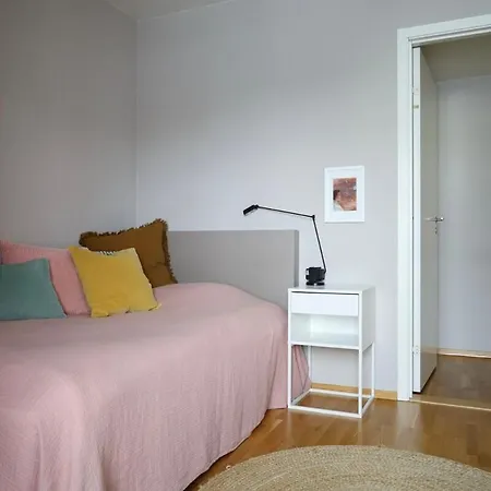 Near Both Center And Hiking Areas Apartment